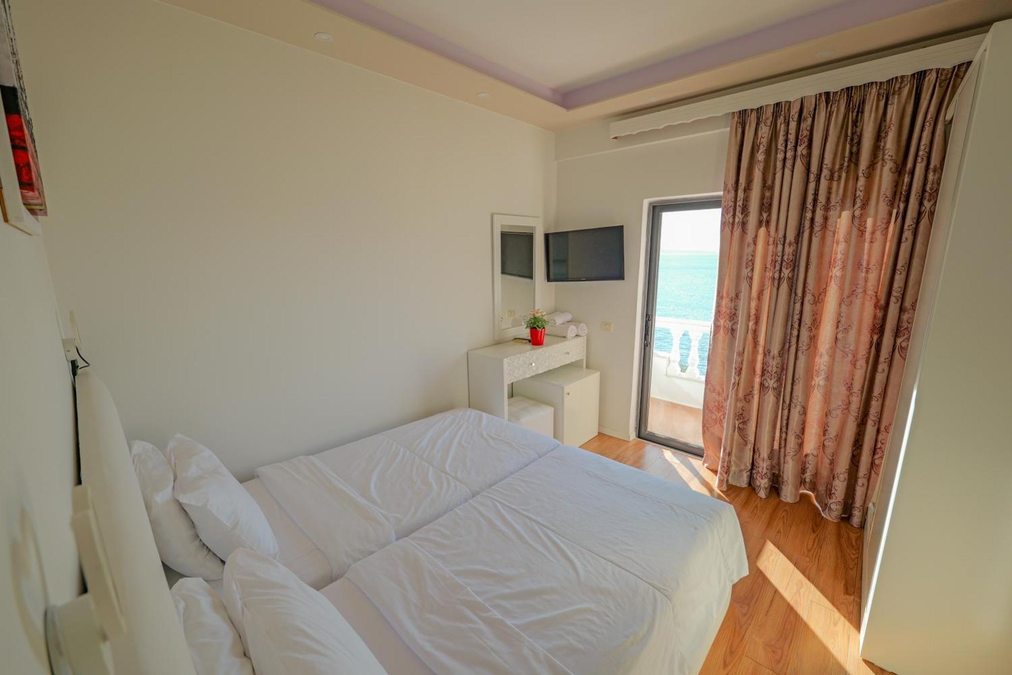 Hotel Iliria Sarande Ngoại thất bức ảnh