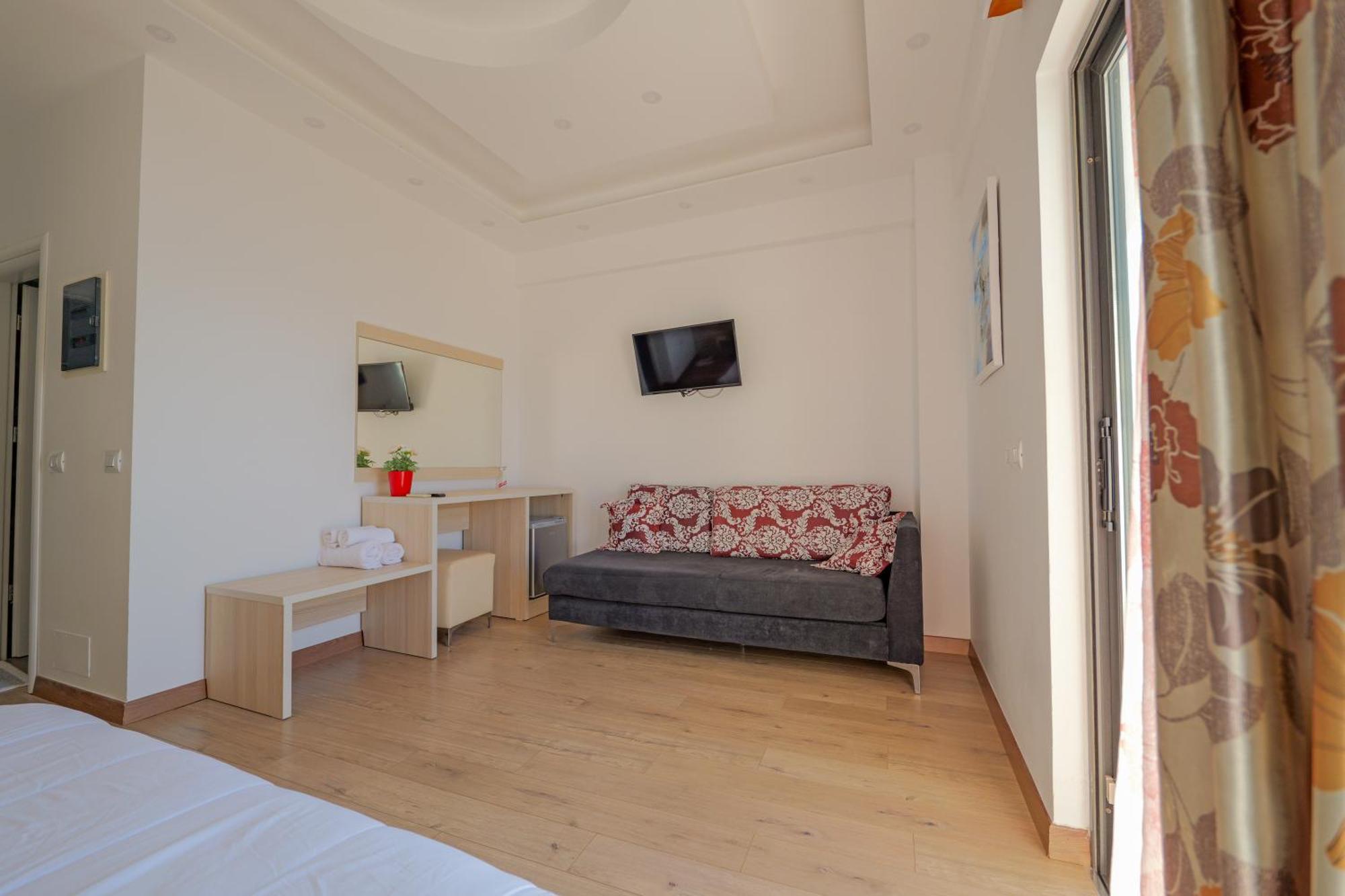 Hotel Iliria Sarande Ngoại thất bức ảnh