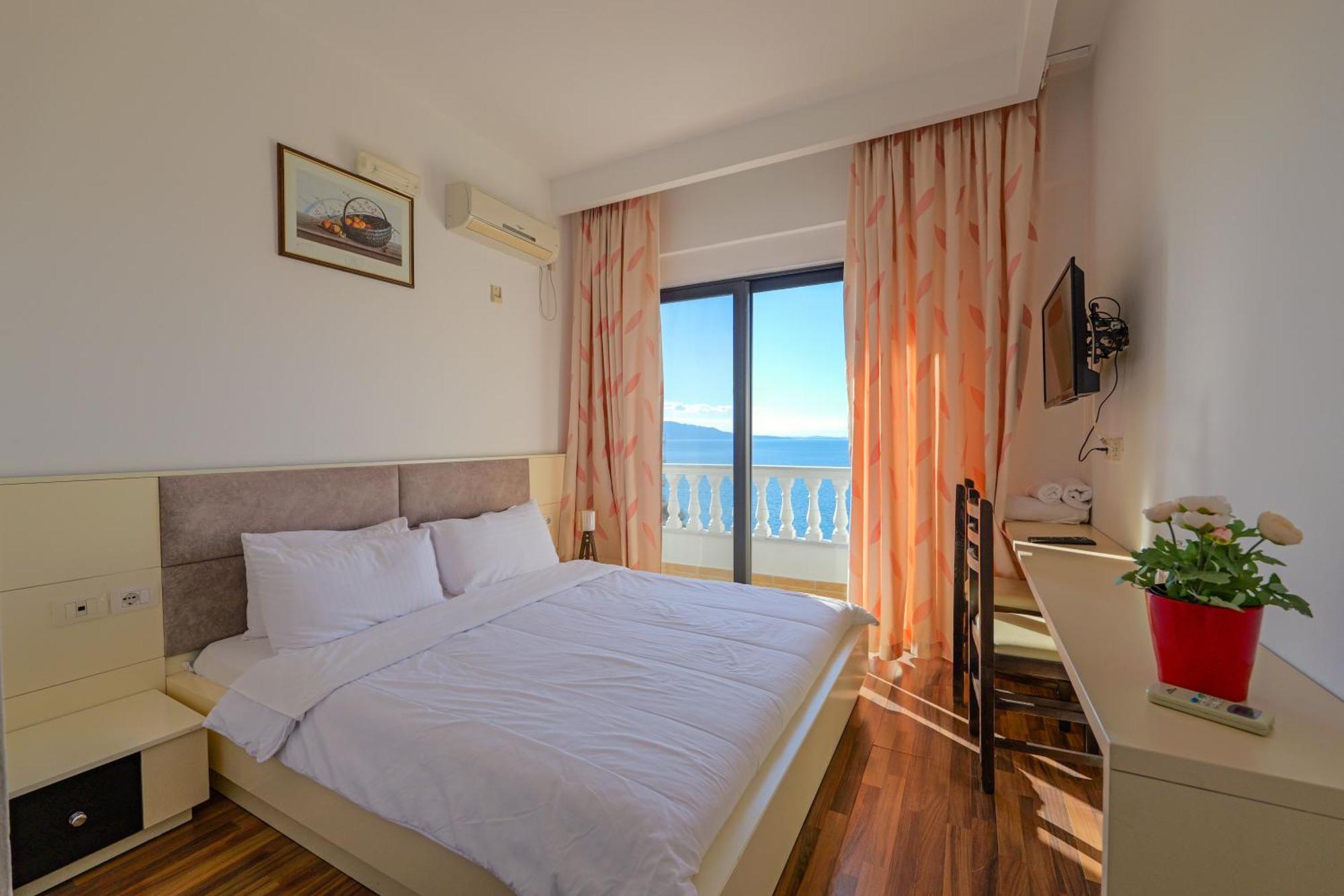 Hotel Iliria Sarande Ngoại thất bức ảnh