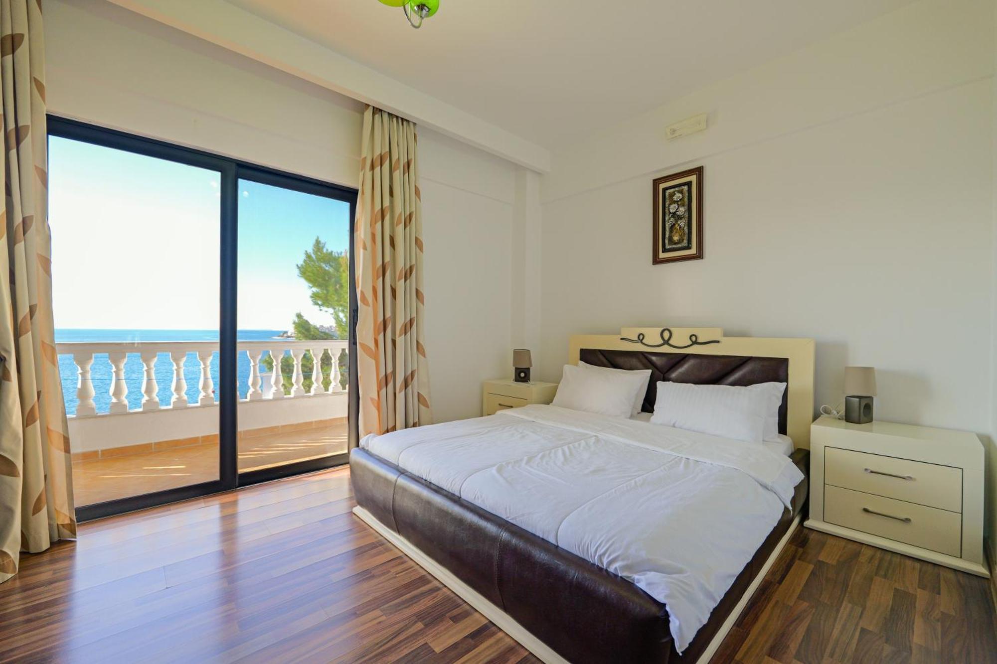 Hotel Iliria Sarande Ngoại thất bức ảnh