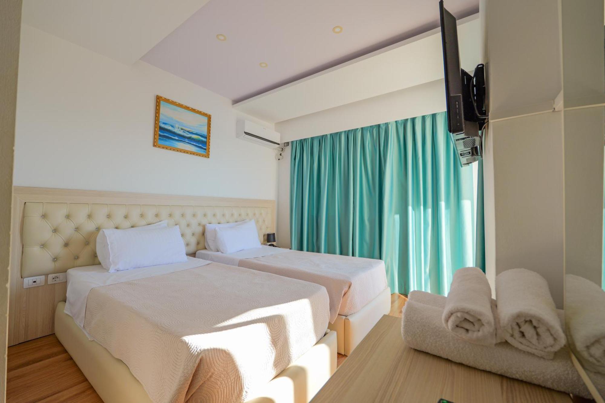 Hotel Iliria Sarande Ngoại thất bức ảnh