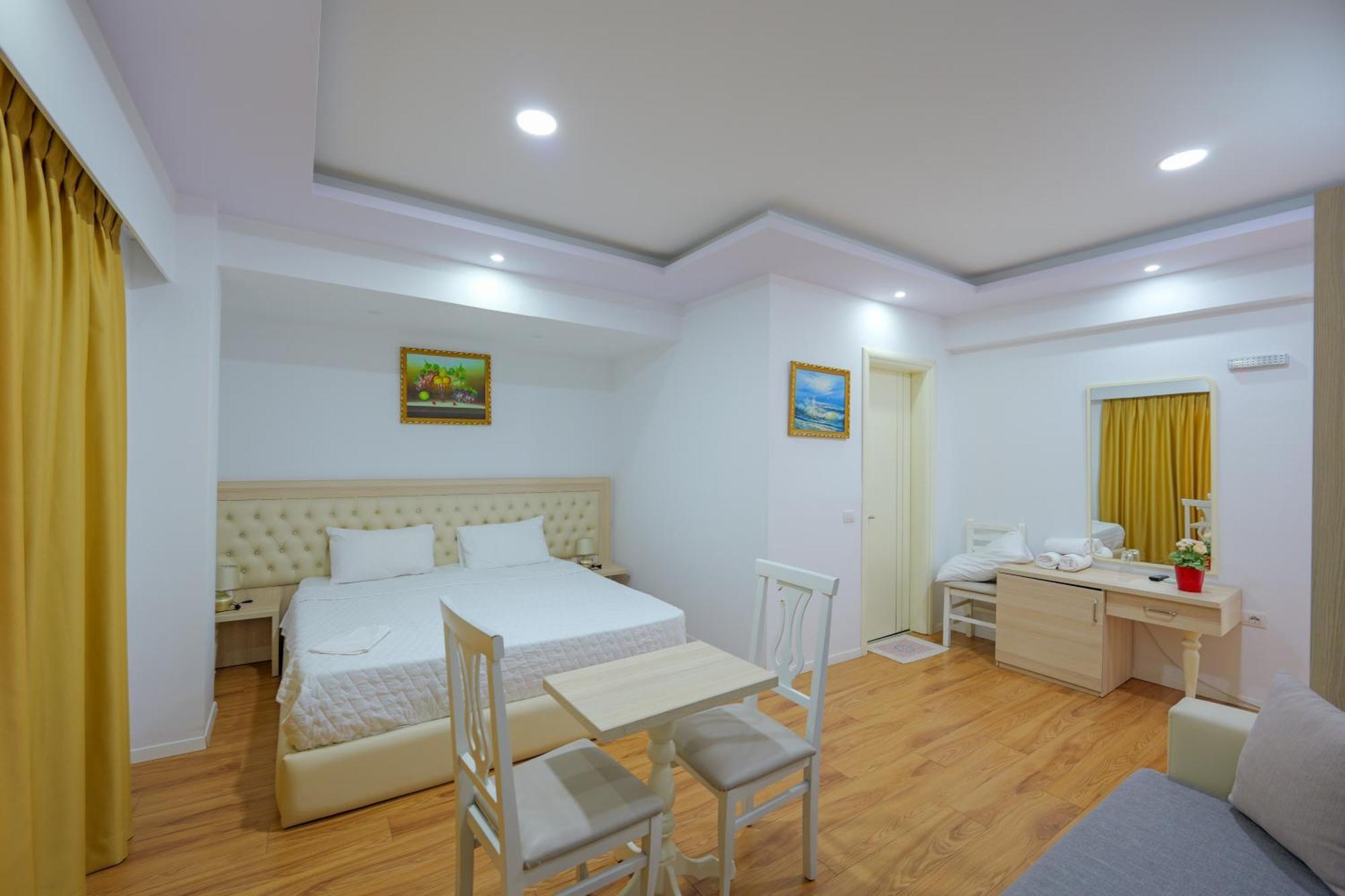 Hotel Iliria Sarande Ngoại thất bức ảnh