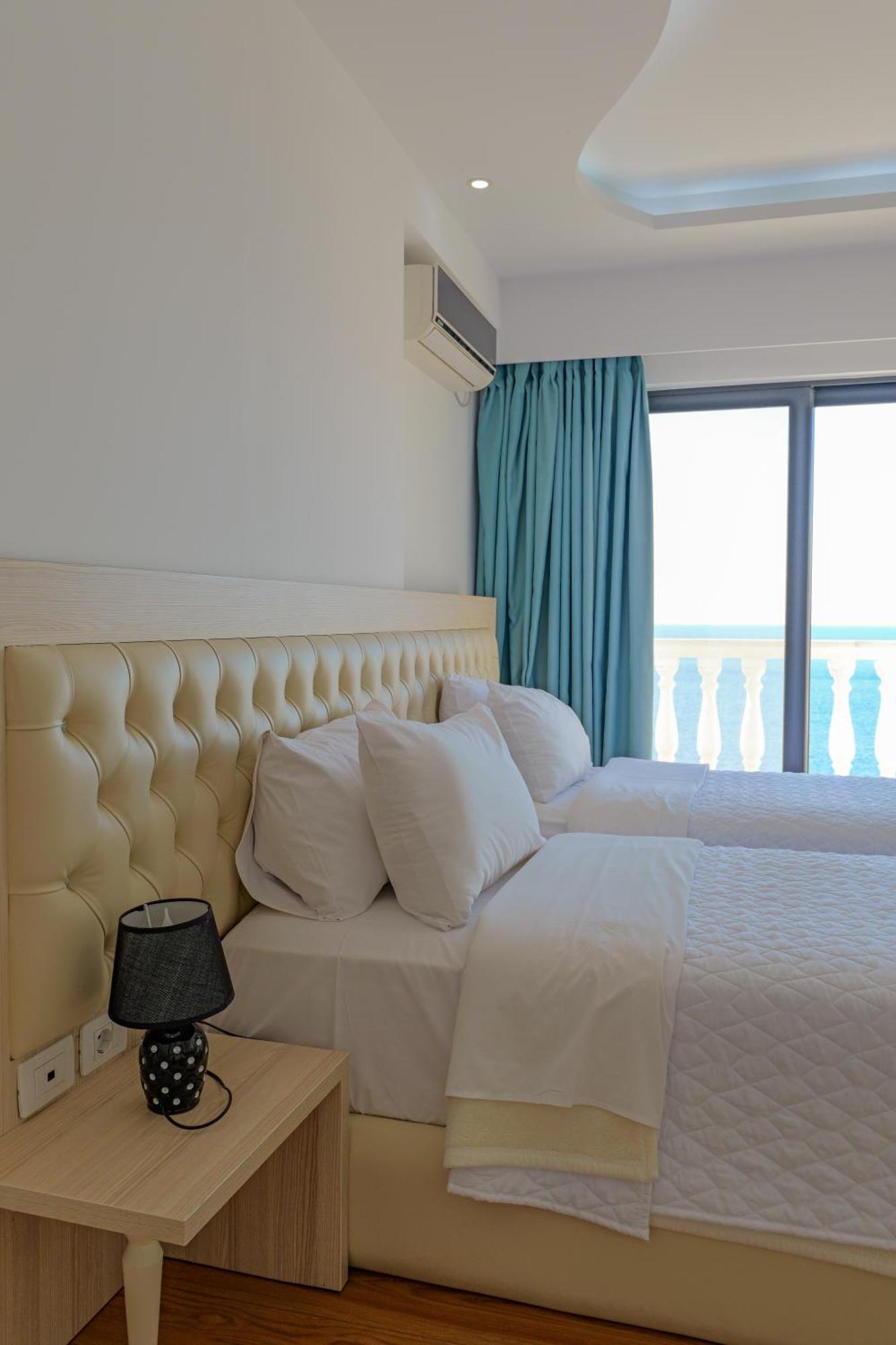 Hotel Iliria Sarande Ngoại thất bức ảnh